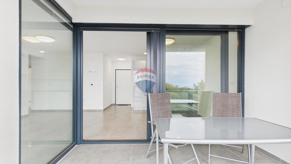 Novi Vinodolski, Klenovica – Dvosobno stanovanje prva vrsta ob morju