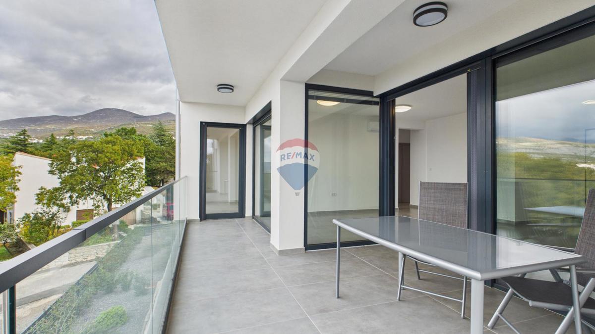 Novi Vinodolski, Klenovica – Dvosobno stanovanje prva vrsta ob morju