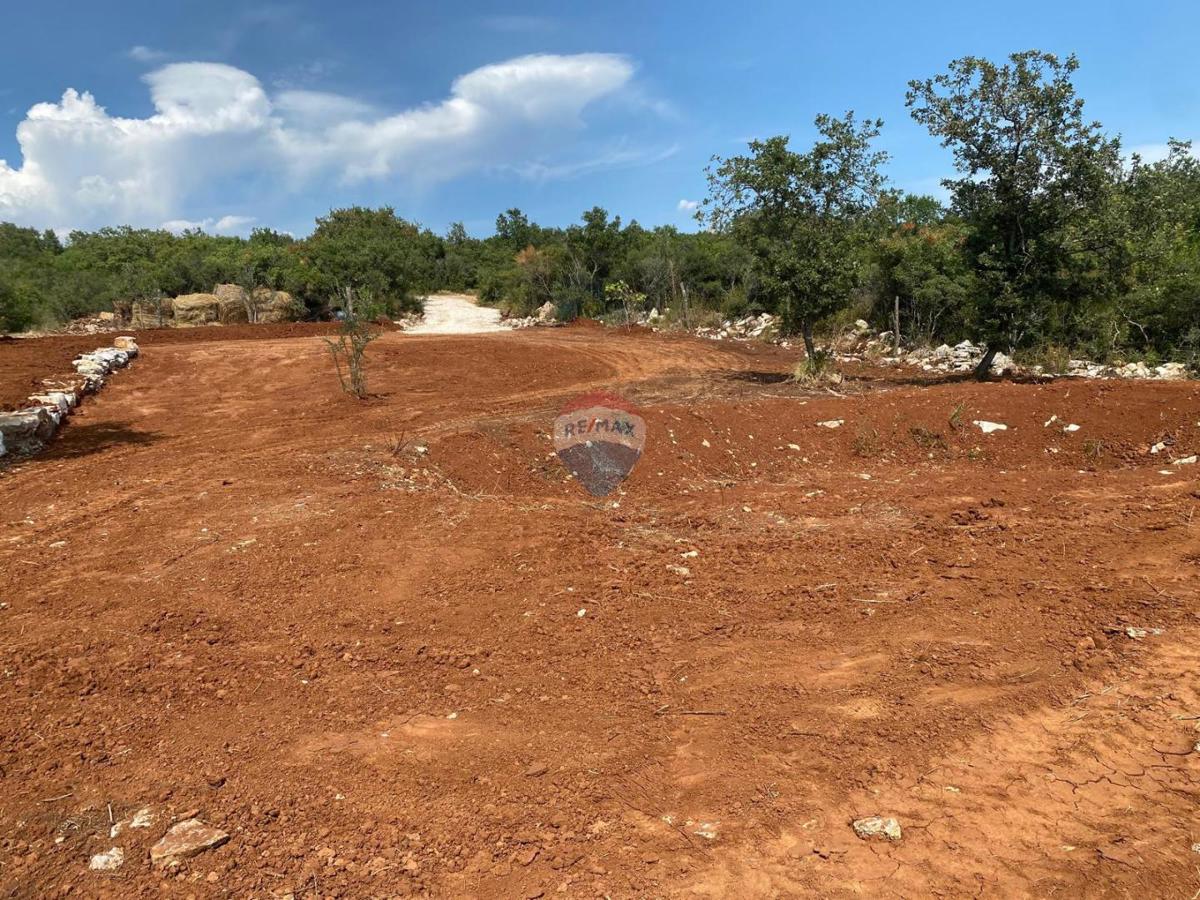 Stavbno zemljišče Bale, 493m2