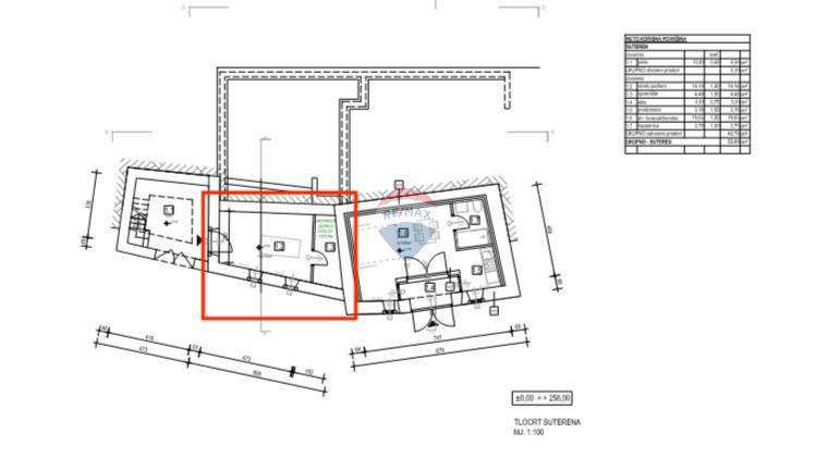 Istra, Oprtalj – Kamnita vila edinstvenega dizajna