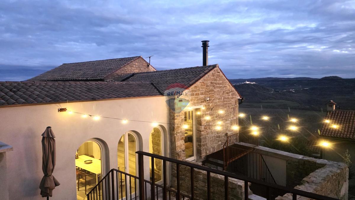 Istra, Oprtalj – Kamnita vila edinstvenega dizajna