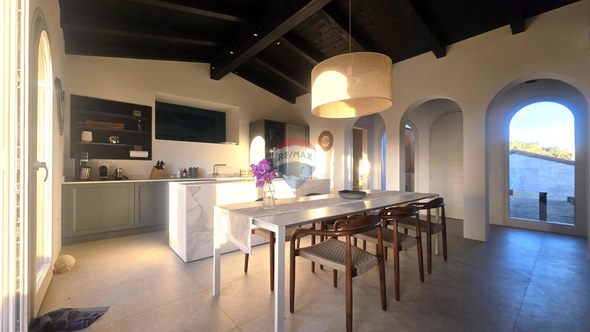 Istra, Oprtalj – Kamnita vila edinstvenega dizajna