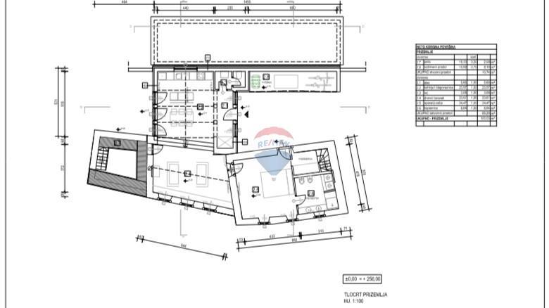 Istra, Oprtalj – Kamnita vila edinstvenega dizajna
