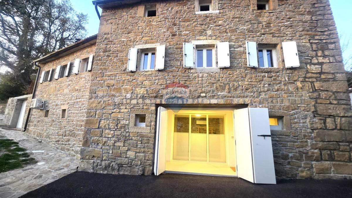 Istra, Oprtalj – Kamnita vila edinstvenega dizajna