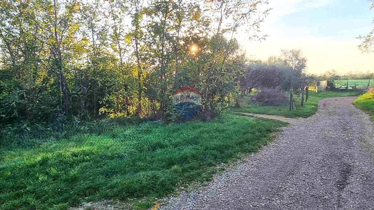 Stavbno zemljišče Finida, Umag, 1.899m2