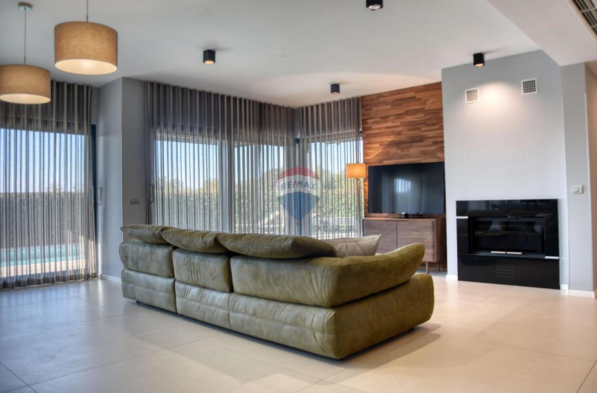 ISTRIA, POREČ - Luxurious modern house 500 m from the sea