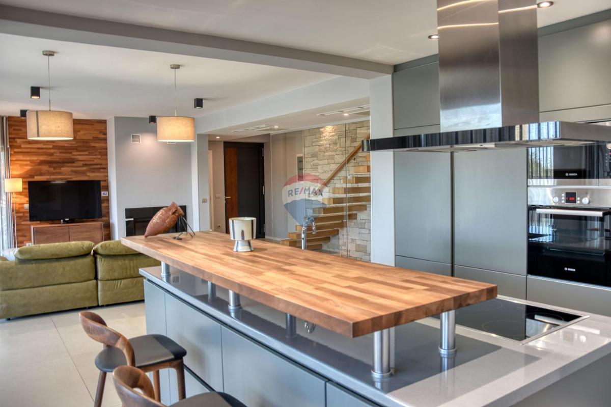 ISTRIA, POREČ - Luxurious modern house 500 m from the sea