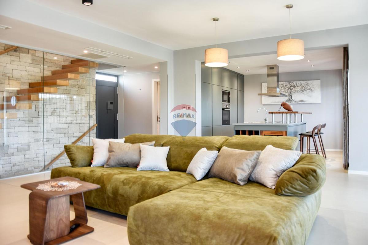 ISTRIA, POREČ - Luxurious modern house 500 m from the sea