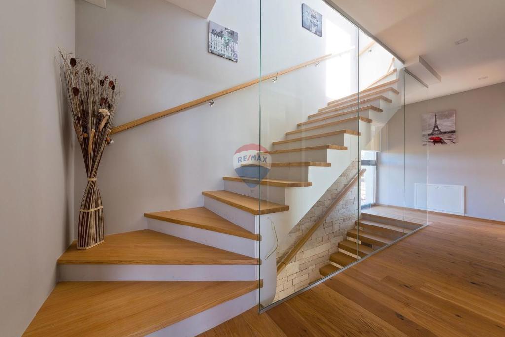 ISTRIA, POREČ - Luxurious modern house 500 m from the sea