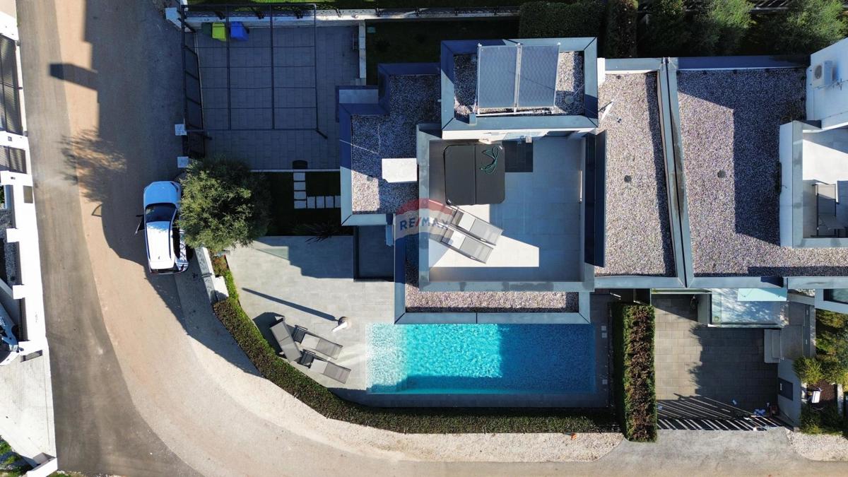 ISTRIA, POREČ - Luxurious modern house 500 m from the sea