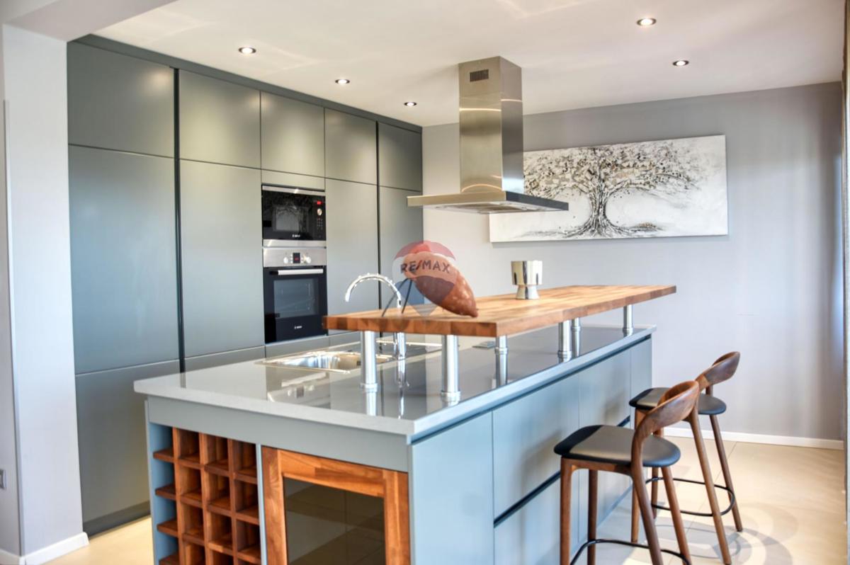 ISTRIA, POREČ - Luxurious modern house 500 m from the sea