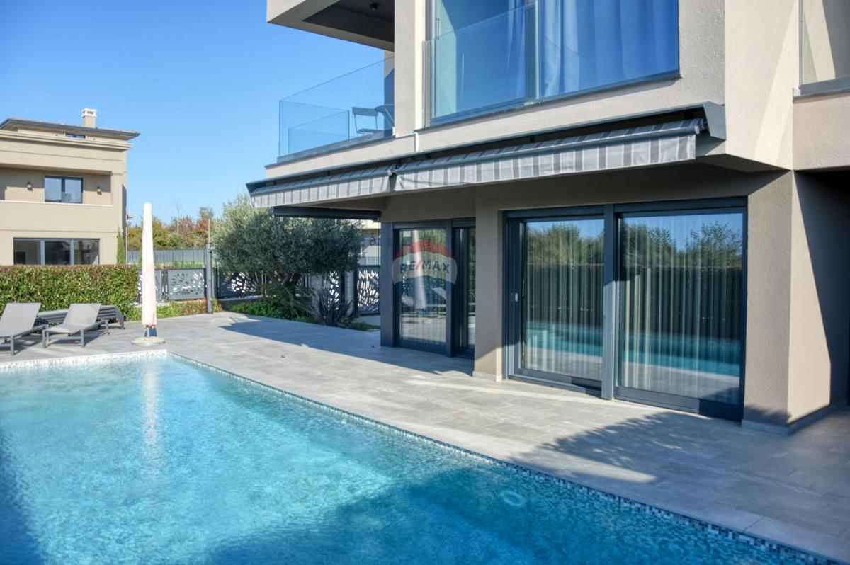 ISTRIA, POREČ - Luxurious modern house 500 m from the sea