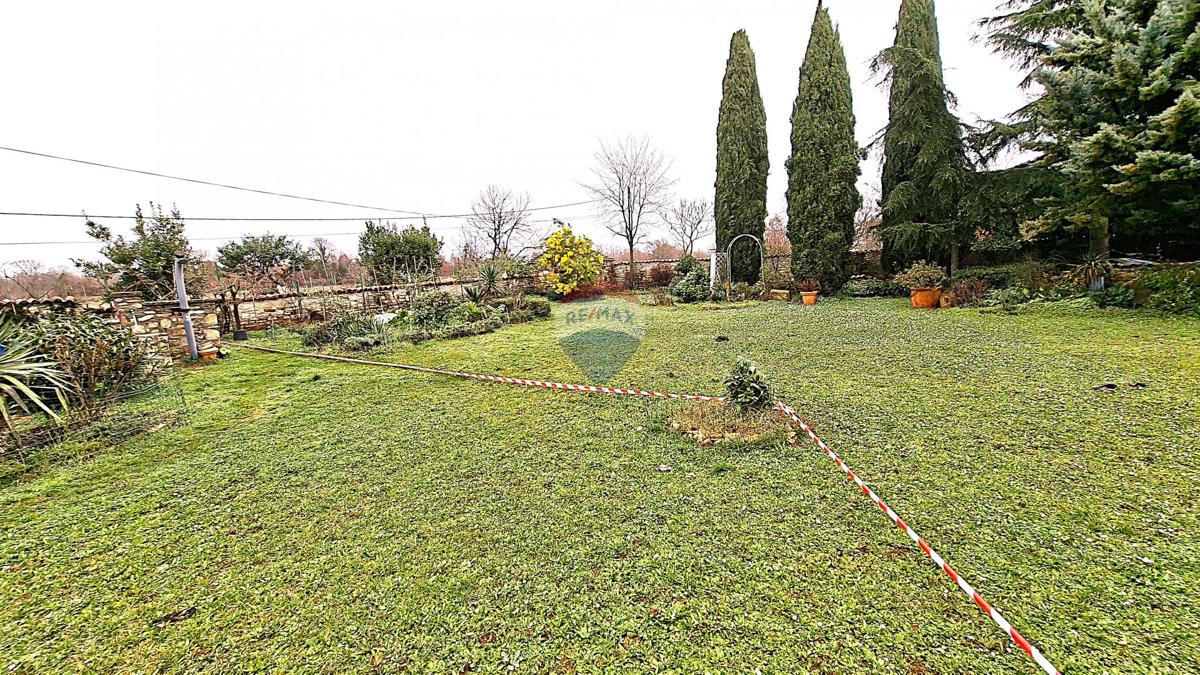 Stavbno zemljišče Kaštel, Buje, 629m2