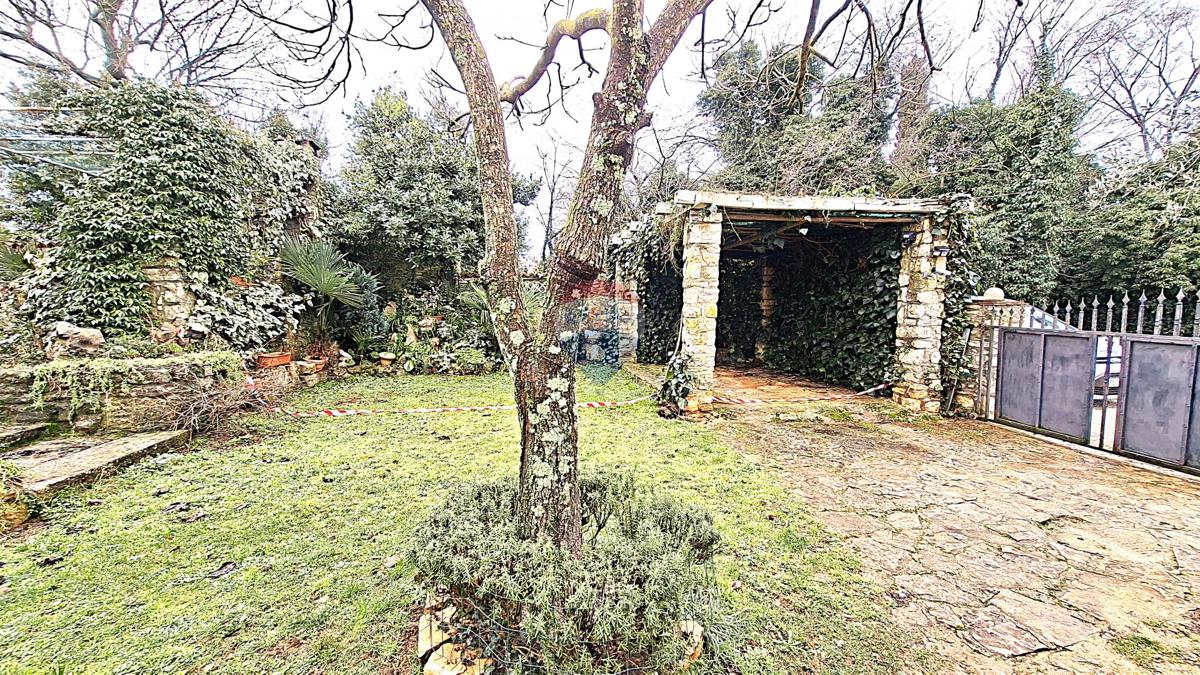 Stavbno zemljišče Kaštel, Buje, 629m2