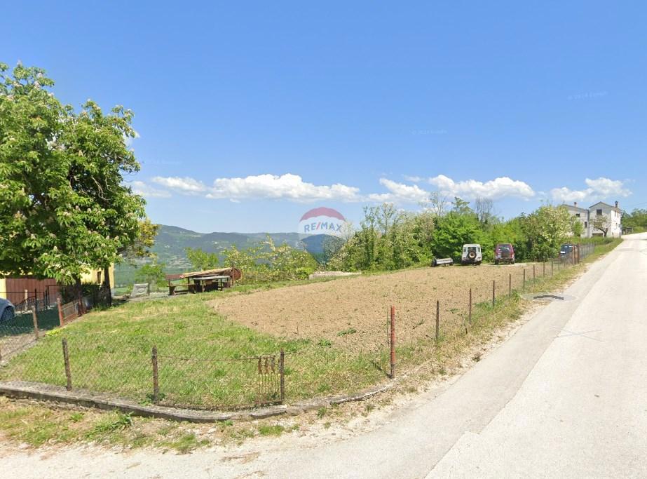 Stavbno zemljišče Motovun, 697m2
