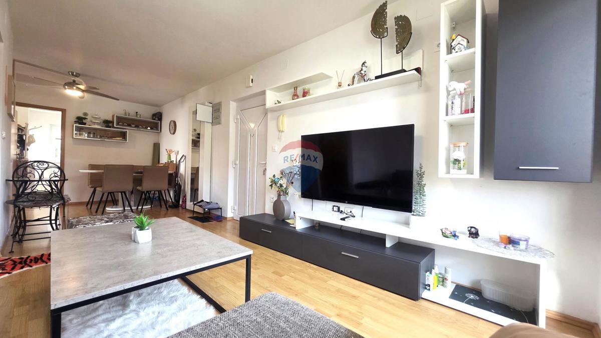 Istra, Karigador – Stanovanje 400 m od morja, balkon