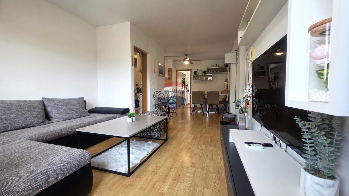 Istra, Karigador – Stanovanje 400 m od morja, balkon