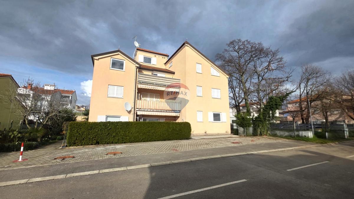 Istra, Karigador – Stanovanje 400 m od morja, balkon