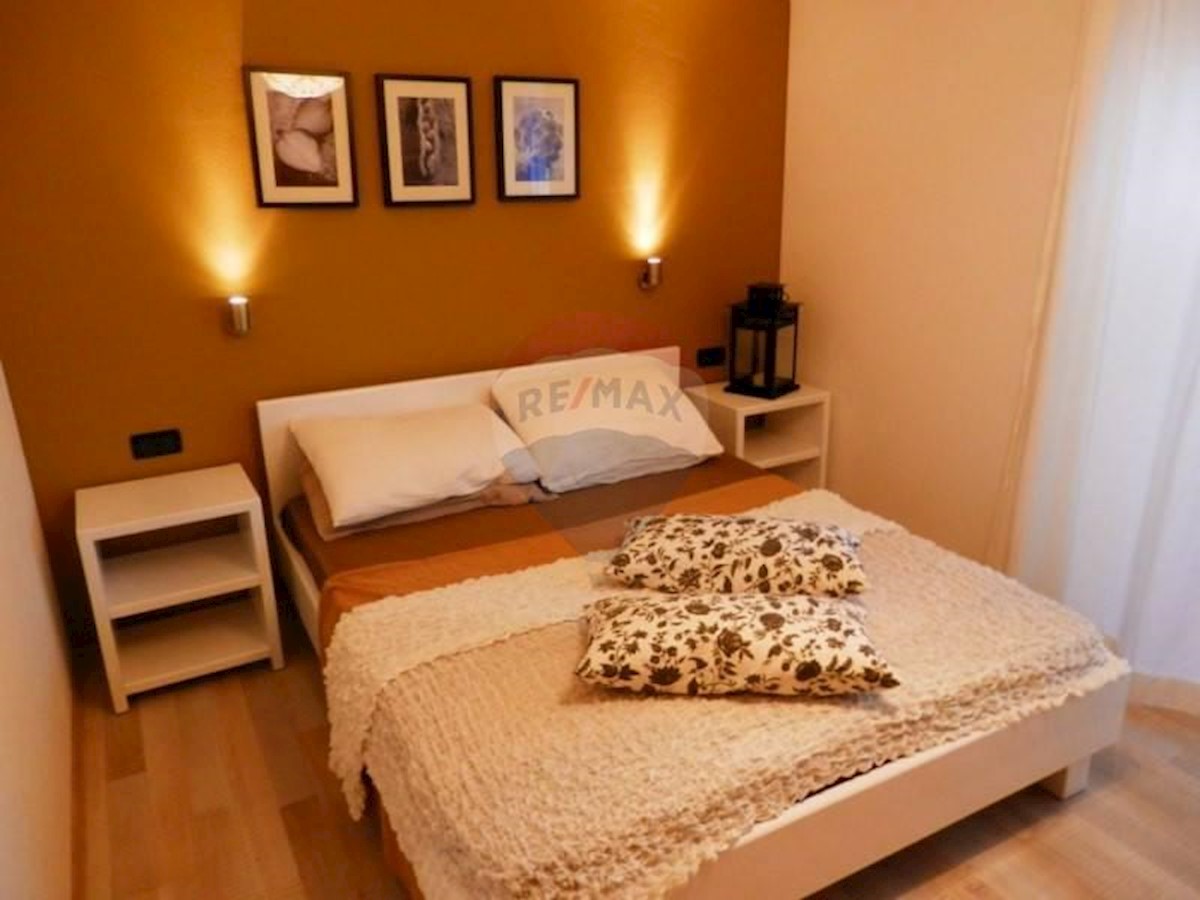 Hiša Pješčana Uvala, Medulin, 497m2