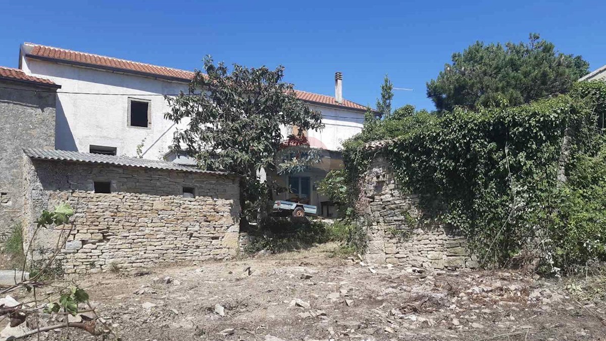 Hiša Krasica, Buje, 350m2