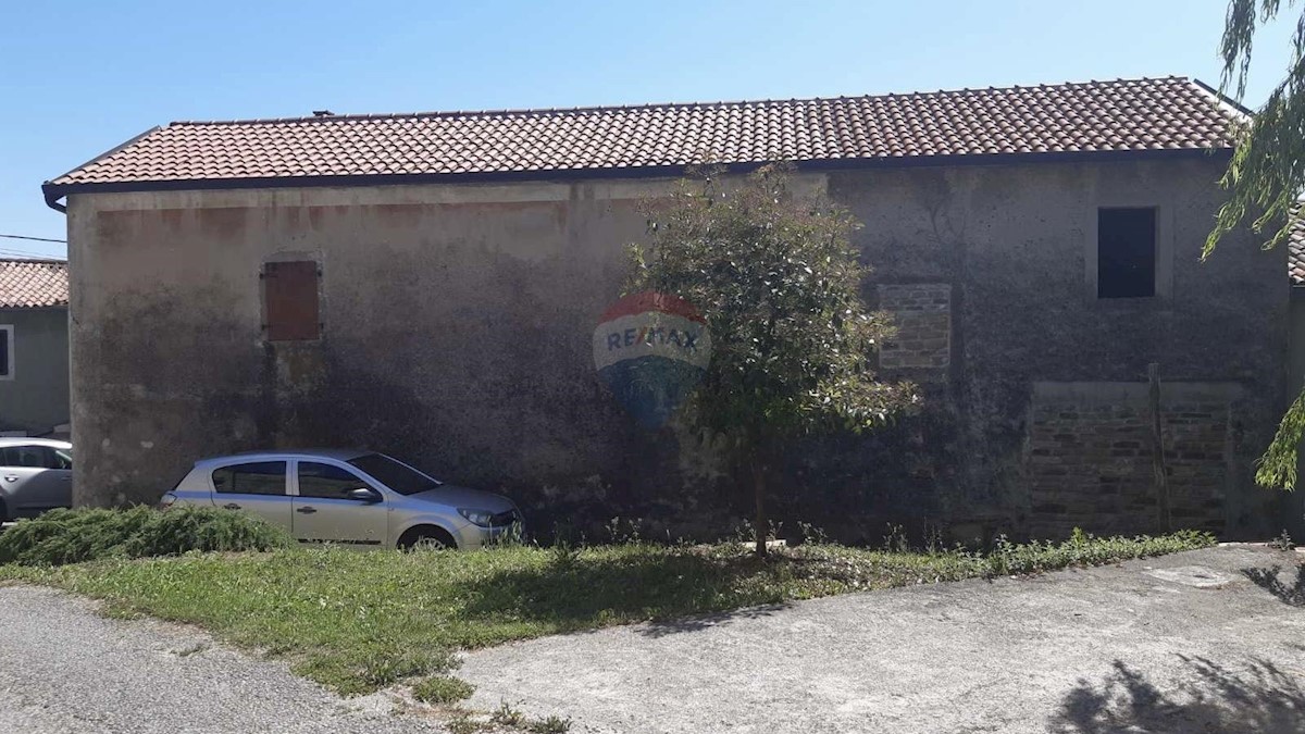 Hiša Krasica, Buje, 350m2