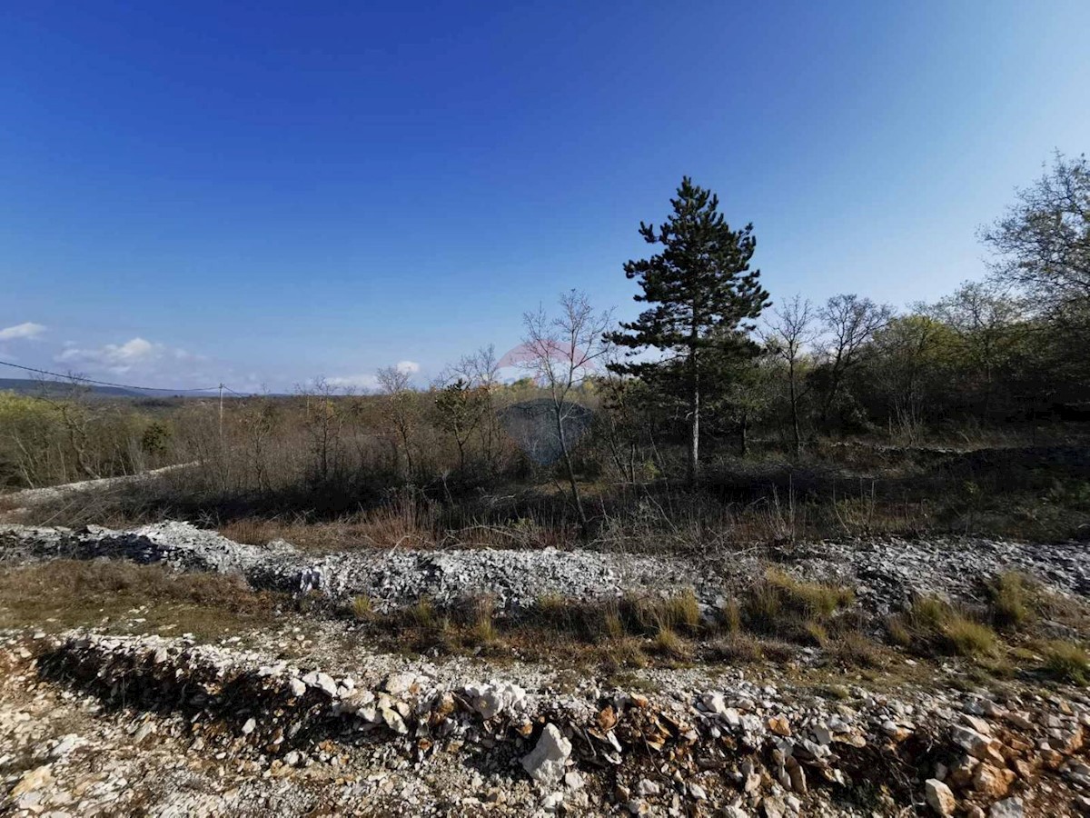 Trget, Raša, 3.571m2