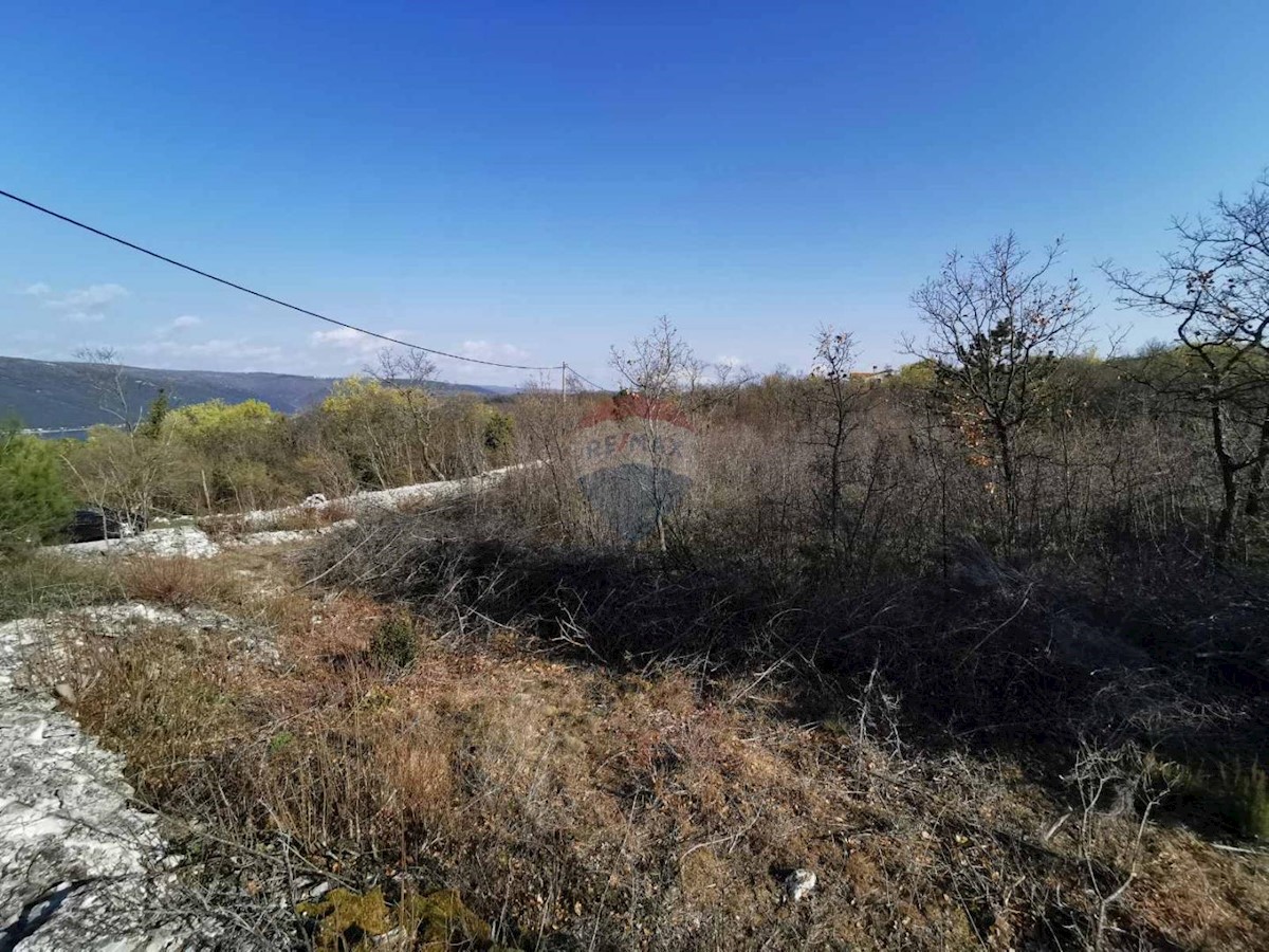 Trget, Raša, 3.571m2