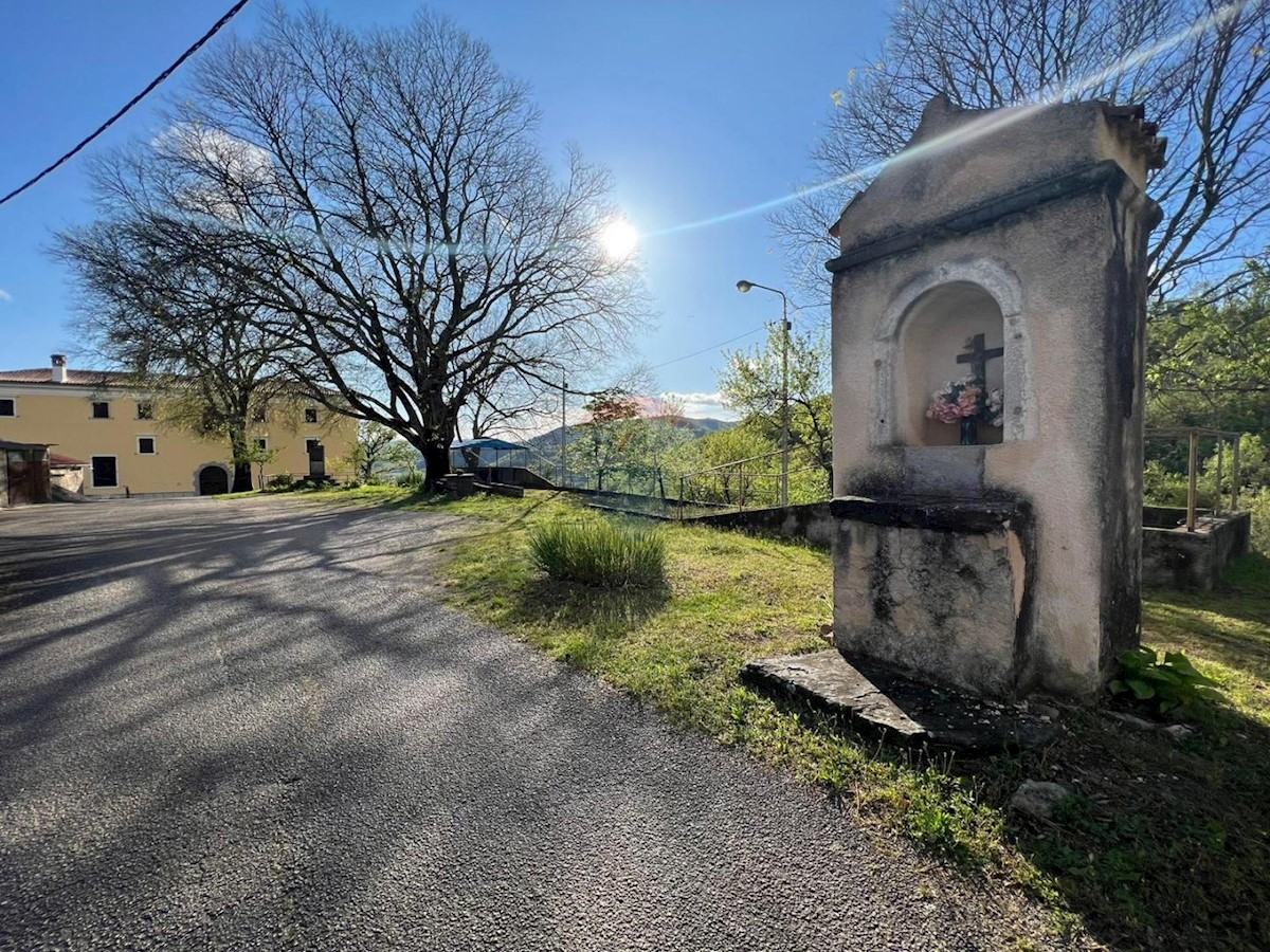 Hiša Račice, Buzet, 10.607m2