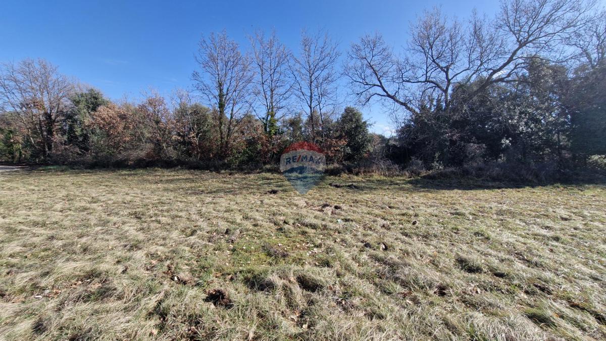 Stavbno zemljišče Duga Uvala okolica, Marčana, 568m2