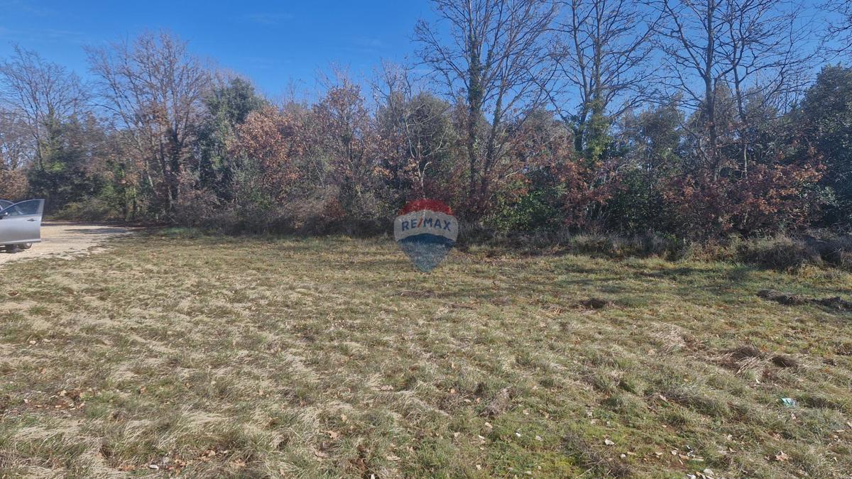 Stavbno zemljišče Duga Uvala okolica, Marčana, 568m2