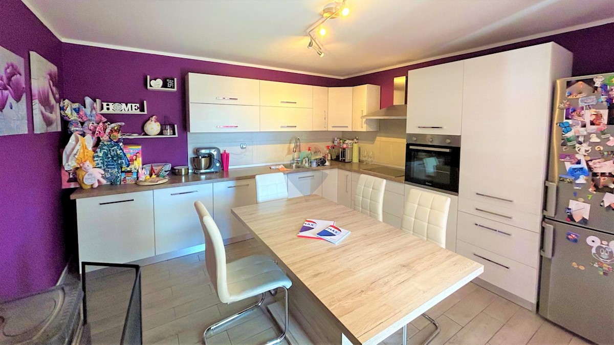 ISTRIA, BUJE - Detached house and large building plot