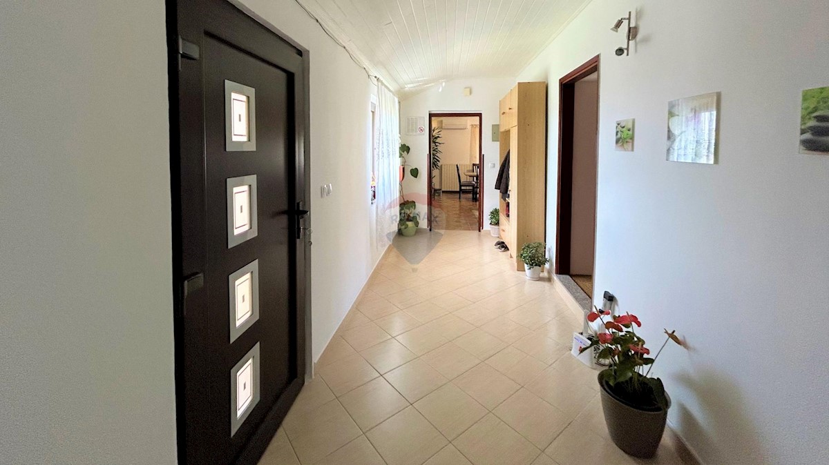 ISTRIA, BUJE - Detached house and large building plot