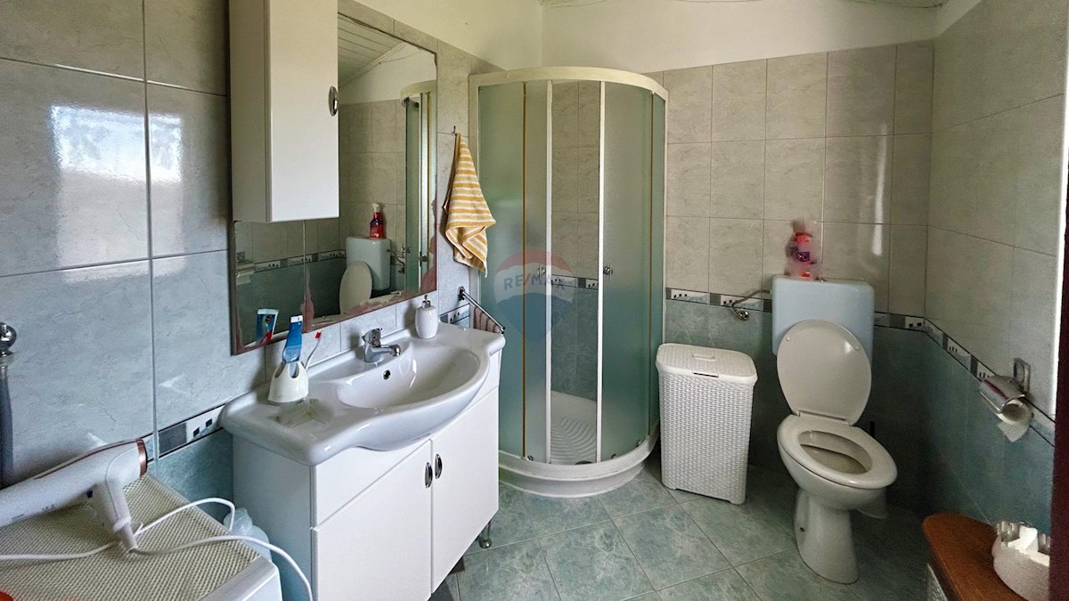 ISTRIA, BUJE - Detached house and large building plot