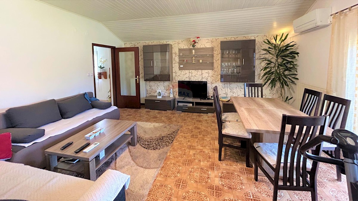 ISTRIA, BUJE - Detached house and large building plot