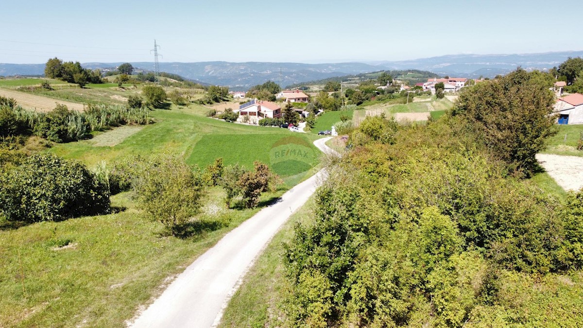 Stavbno zemljišče Kašćerga, Pazin - Okolica, 2.300m2