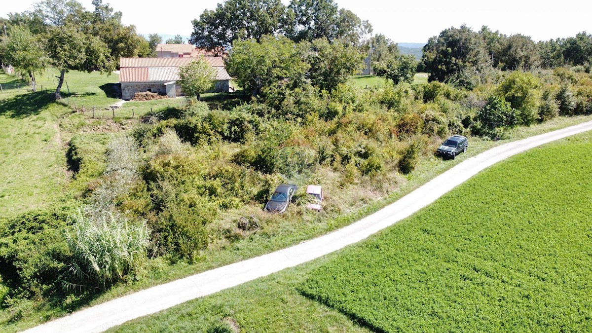 Stavbno zemljišče Kašćerga, Pazin - Okolica, 2.300m2