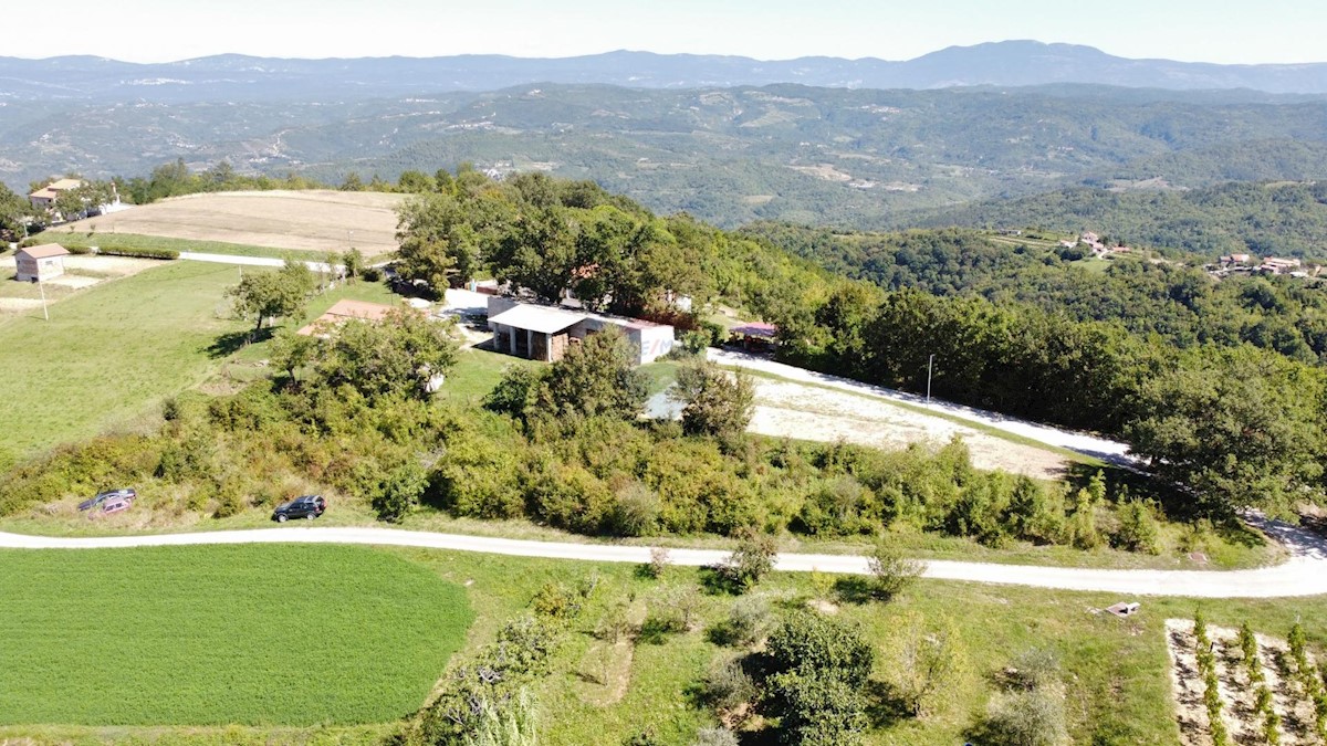 Stavbno zemljišče Kašćerga, Pazin - Okolica, 2.300m2