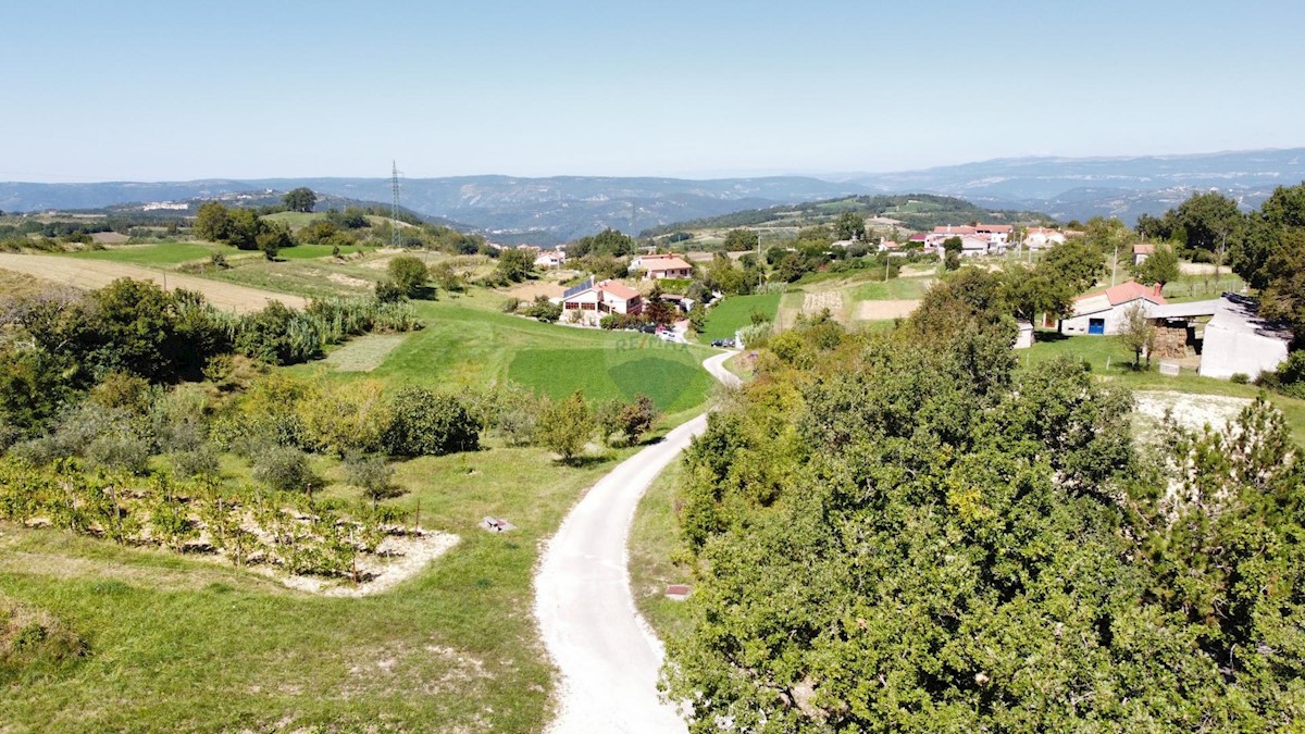 Stavbno zemljišče Kašćerga, Pazin - Okolica, 2.300m2