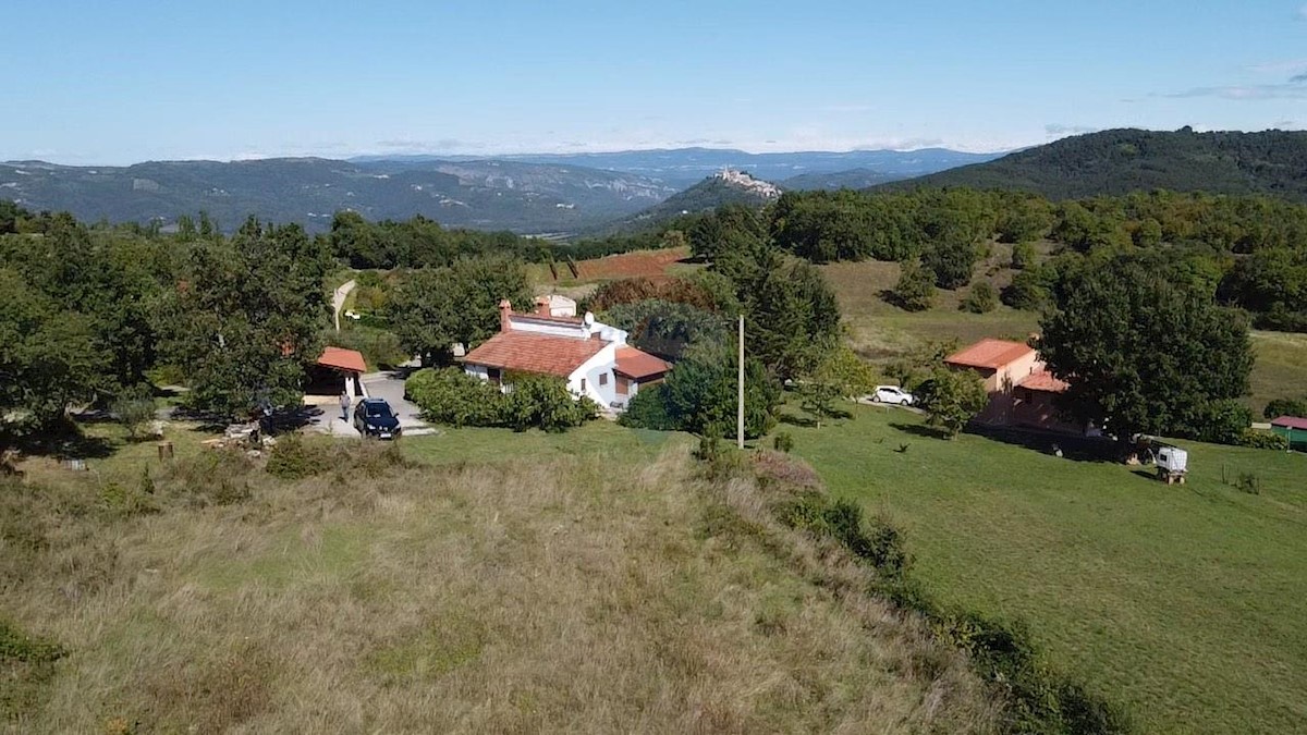 Stavbno zemljišče Rakotule, Karojba, 740m2