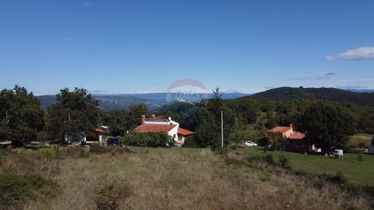 Stavbno zemljišče Rakotule, Karojba, 740m2