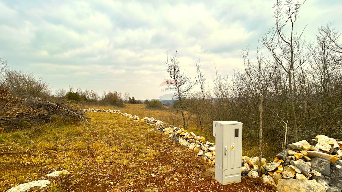 Stavbno zemljišče Završje, Grožnjan, 2.284m2