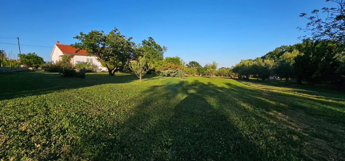Istra, Išići – Gradbena parcela s pogledom na morje, 1.071 m²