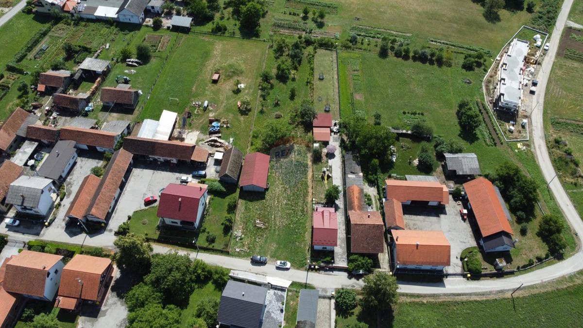 Stavbno zemljišče Brezovica, 2.386m2