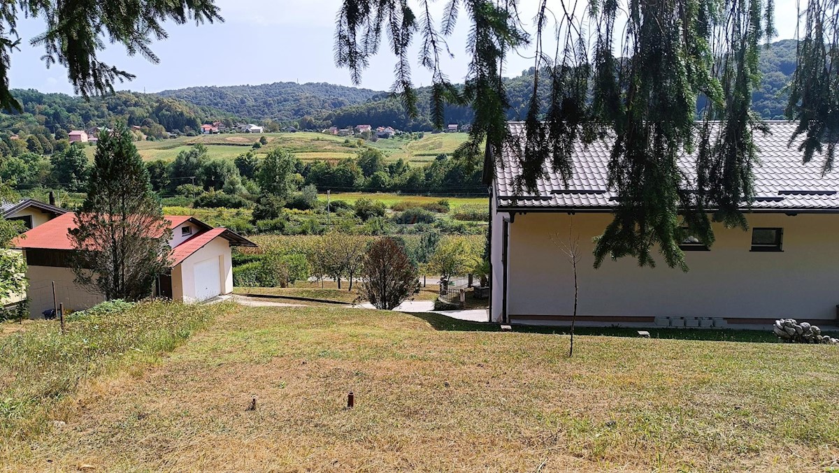 Stavbno zemljišče Duga Resa, 806m2