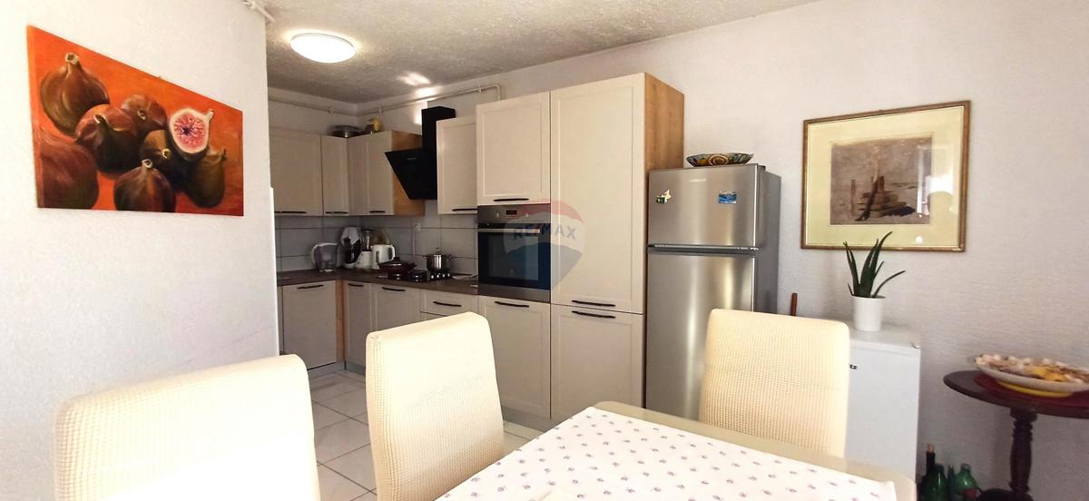 Istra, Pula center-stanovanjsko-poslovna stavba, 165m2
