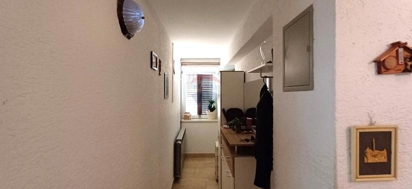 Istra, Pula center-stanovanjsko-poslovna stavba, 165m2