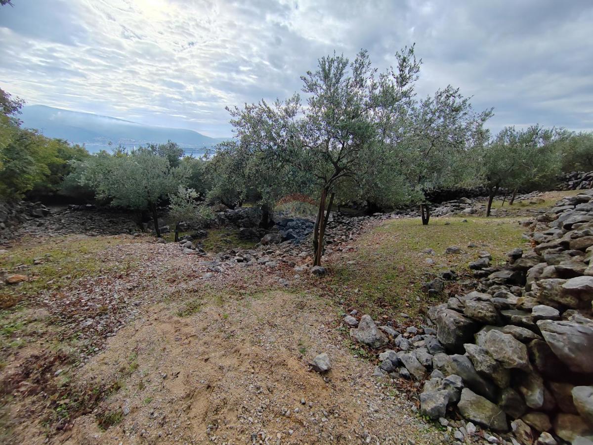 Stavbno zemljišče Kornić, Krk, 471m2