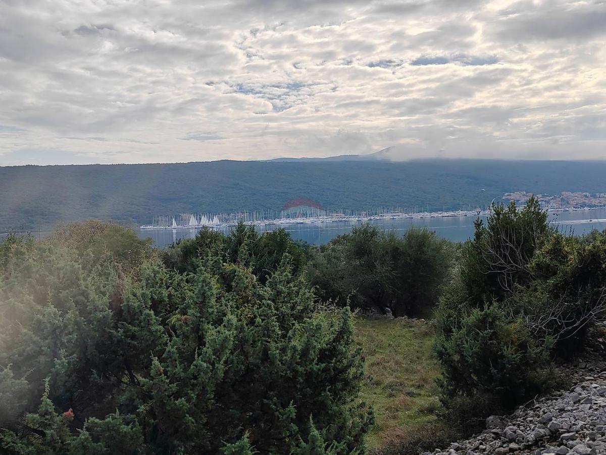 Stavbno zemljišče Kornić, Krk, 471m2