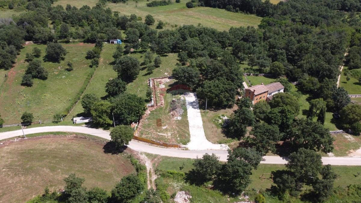 ISTRIA, ST. LOVREČ - Building land 989 m2 