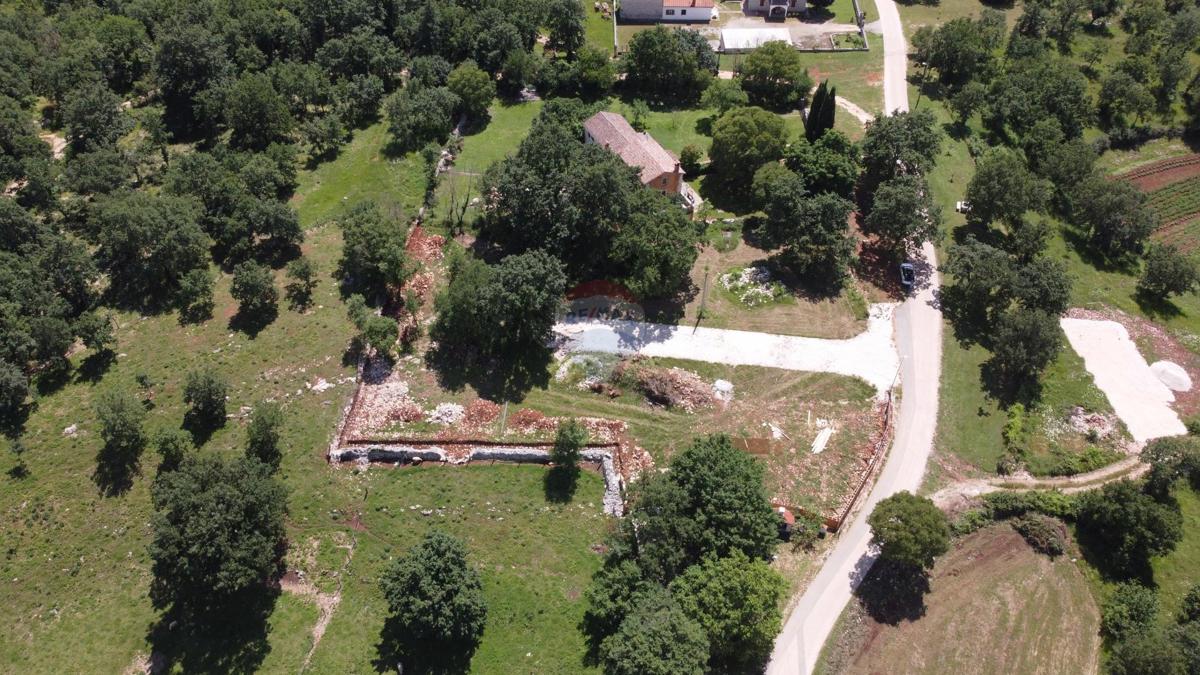 ISTRIA, ST. LOVREČ - Building land 989 m2 